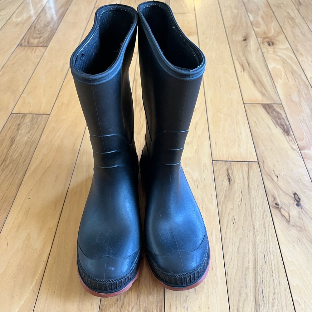 Black tall rain boots